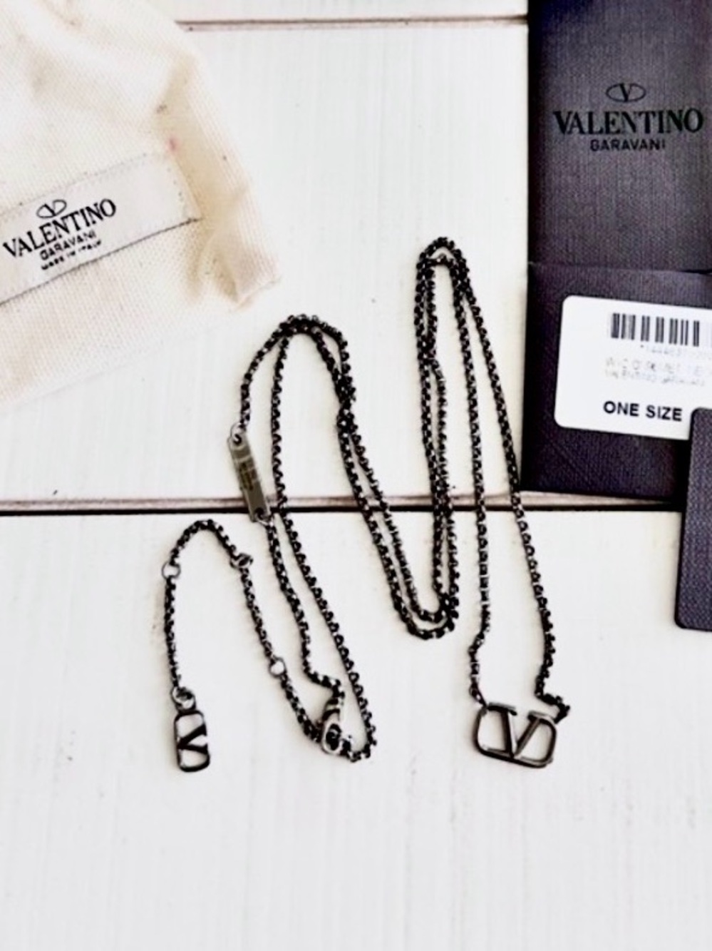 Unisex Valentino Garavani Gunmetal V Logo Necklace